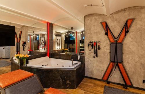 Lviv Apartment | Royal Hot Jucuzzi Apartment
