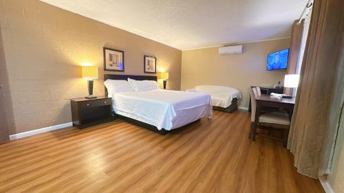 Hemet Hotel | Royal Inn and Suites