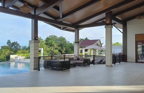 Dauis Condo | Royal Oceancrest Panglao Seaview