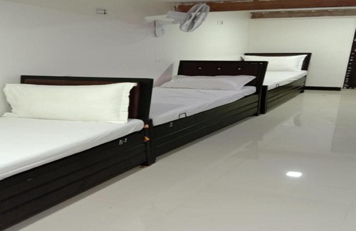 Sakinaka Bed & Breakfast | Royal Orchids Dormitory