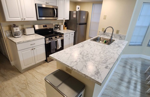 Royal Palm Bay Condo | Royal Palm Bay Family Fun 3-bd Condo 15 min from Disney - Pets welcomed