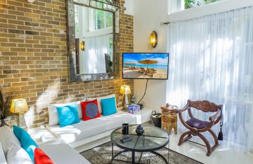 Downtown Apartment | Royal Palms 3 condo