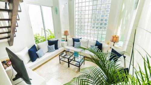 Downtown Apartment | Royal Palms 5 condo