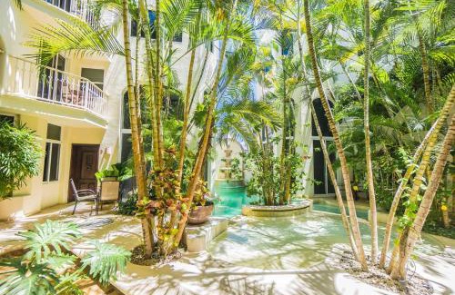 Downtown Apartment | Royal Palms 5 condo