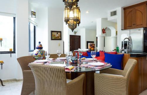 Downtown Apartment | Royal Palms 8 condo