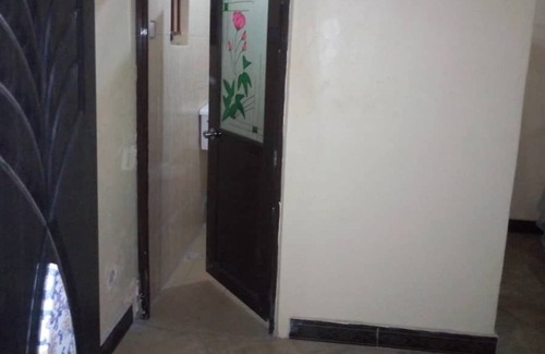 Kayunga Apartment | Royal Paradise Hotel