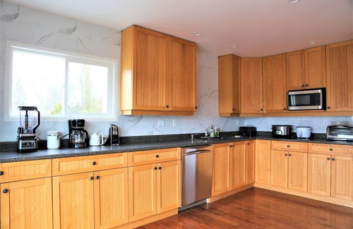 Colwood House | Royal Roads University Guest House Longterm Stays for Dtudents