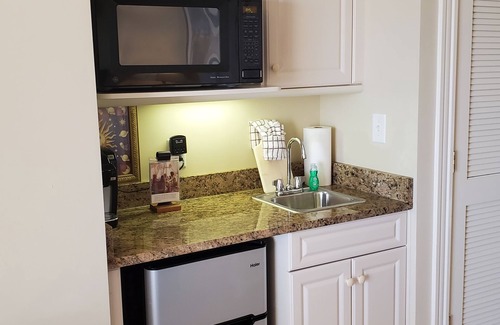 Arcadian Shores Apartment | Royale Palms Beautiful Studio Perfect for 2 adults