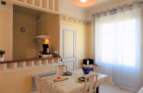 Pontaillac Apartment | Royan PONTAILLAC - STUDIO FULL SEA VIEW - Ideal SMALL BUDGET