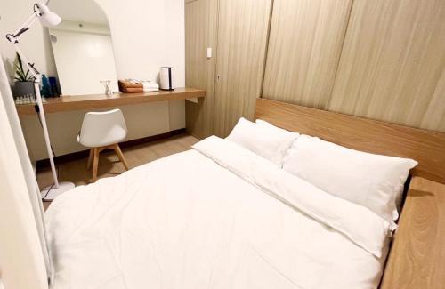 Novaliches Apartment | Royce Staycation - Trees Residences Cozy unit with PS4