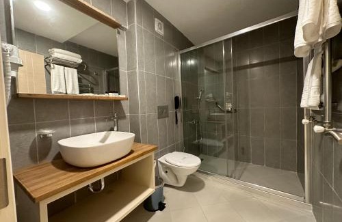 Tophane Hotel | Roys Hotel & Suites