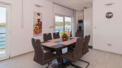 Tijesno Apartment | Rozali Tisno Apartments