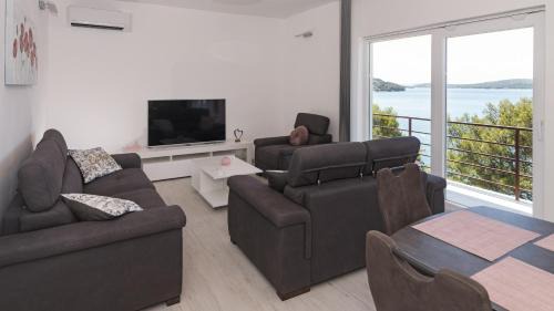 Tijesno Apartment | Rozali Tisno Apartments