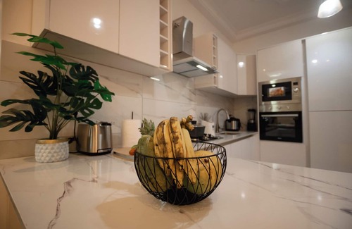Adenta House | RS Royal Executive:Luxurious 3BR apartment F3-3 in welcoming Accra with AC, WiFi