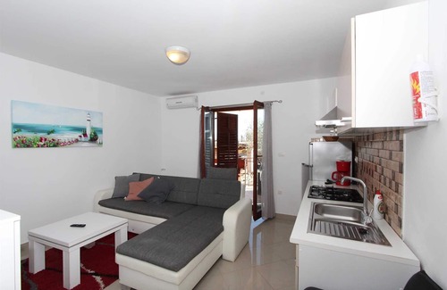 Bale Apartment | RUBIL One-Bedroom Apartment 3