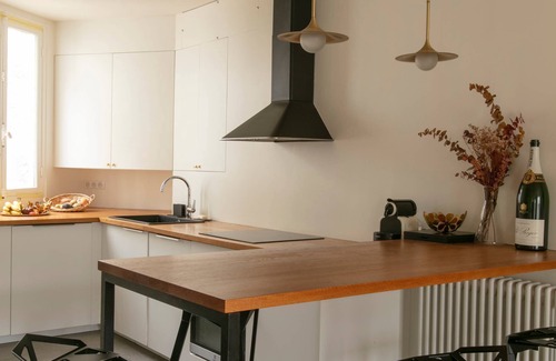 Clignancourt Apartment | Rue Sacré Coeur by onefinestay