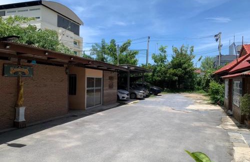 Bang Kruai House | Ruennakornin Homestay