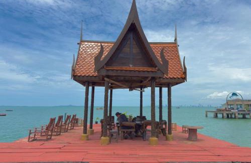 Bang Sare Resort | Ruenton Resort เรือนต้น รีสอร์ท