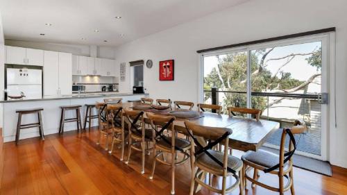 Smiths Beach House | Rumah Pantai by Ready Set Stay - BYO LINEN & TOWELS