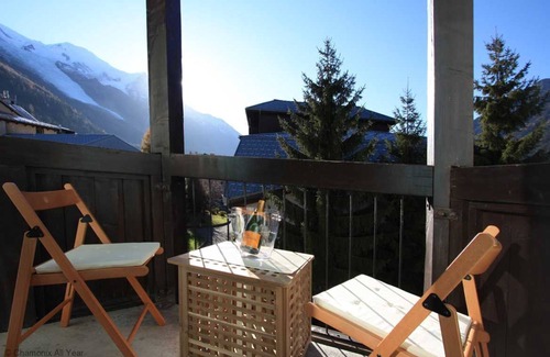Chamonix City Centre Apartment | Rupicapra apartment - an apartment that sleeps 6 guests in 3 bedrooms