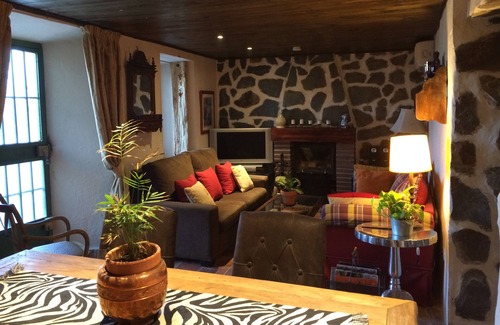 Pegalajar House | Rural Accommodation Shared Garden of French, Bedroom Blue
