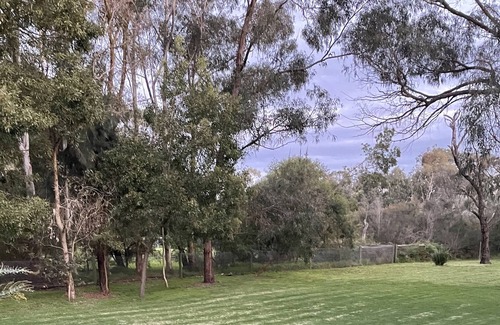 Langwarrin South House | Rural Bush Retreat - 10 min from Beach - Gateway to the Mornington Peninsuala