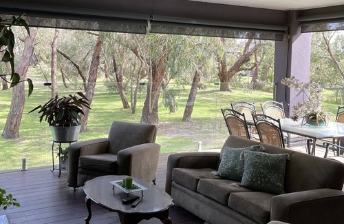 Langwarrin South House | Rural Bush Retreat - 10 min from Beach - Gateway to the Mornington Peninsuala
