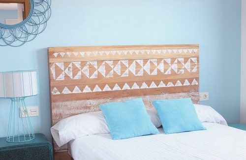 Isla Cottage | Rural House Apartments Madera y Mar for 23 people with txoko and swimming pool