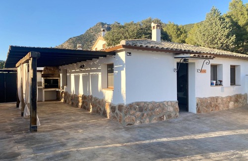 Campocamara Cottage | Rural Retreat: Cozy, Accessible Home in Sierra de Cazorla & Castril