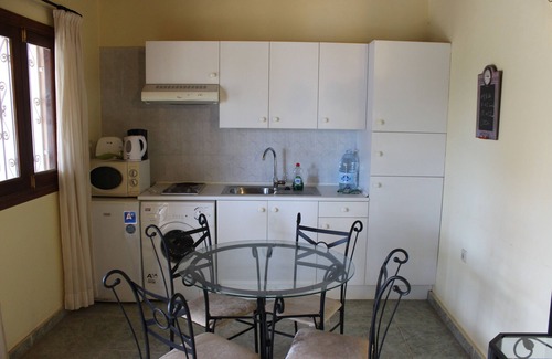 Parque Holandes Apartment | Rustic 1-Bed Bungalow in Parque Holandés