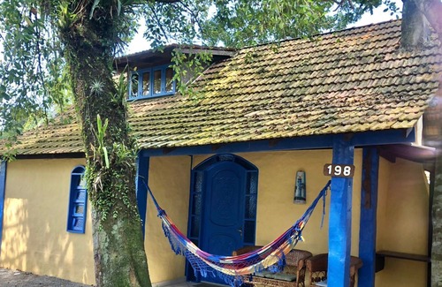 Centro Cabin | Rustic 1 or 2 bedroom cottages 200 meters from Bombinha's beach (wooded)