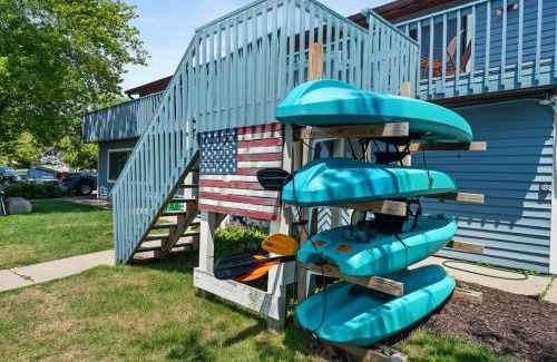 Mayfield Apartment | Rustic 4-Lodge Stay - Perfect for Groups