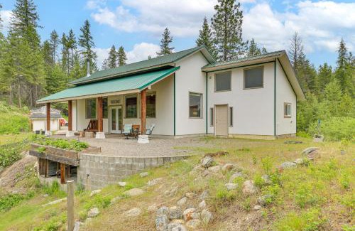 Newport House | Rustic and Modern Home with Forest Views in Newport!