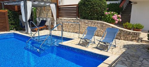Razanac Apartment | Rustic Apartment Mariva