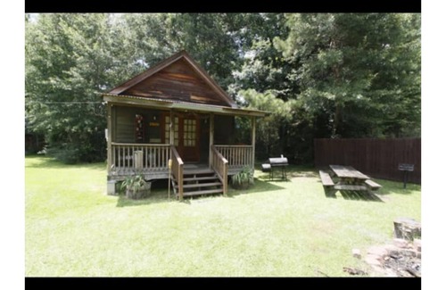 Bogalusa Cabin | Rustic Backyard Lumberjack Cabin