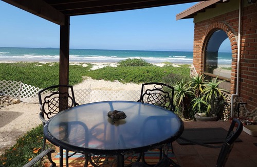 Lengueta Arenosa House | Rustic Beachfront Bungalow