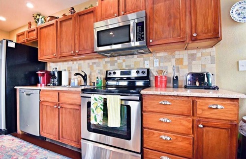 Oatmeal Cabin | Rustic BLUEBONNET CABIN with Views-Near Hidden Falls Park-2 acres, 2 min to lake