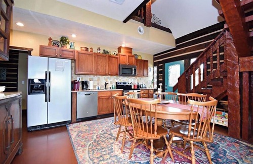 Oatmeal Cabin | Rustic BLUEBONNET CABIN with Views-Near Hidden Falls Park-2 acres, 2 min to lake