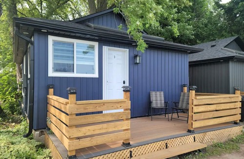 Alcona Cabin | Rustic Cabin Across Innisfil Beach Park