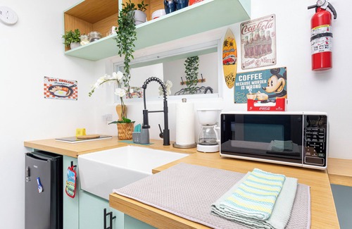 Coto Norte Cabin | Rustic cabin container with AC in charming Manatí for relaxing days
