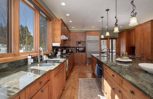 Granby House | Rustic cabin near slopes w/hot tub & fire pit