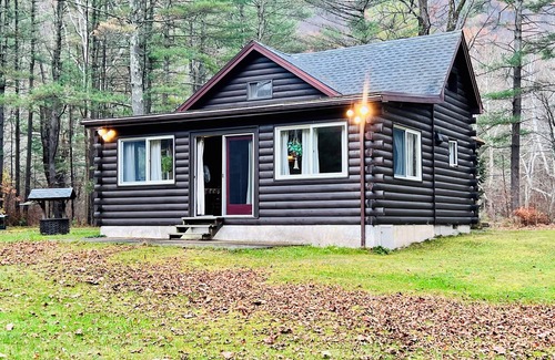 Antes Fort Cabin | Rustic Cabin on beautiful Little Pine Creek