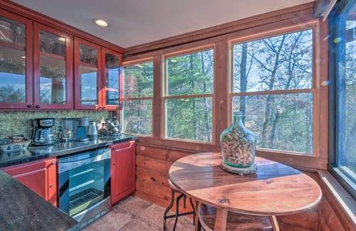 Helen Cabin | Rustic Cabin w/Hot Tub: 2 Mi to Unicoi State Park