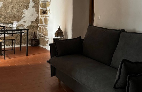 Jerez de la Frontera Old Town Apartment | Rustic Charm in the Heart of Jerez