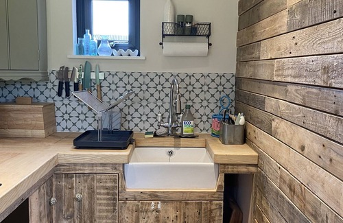 Minehead Cabin | Rustic-Chic Cabin on Exmoor with Hot Tub