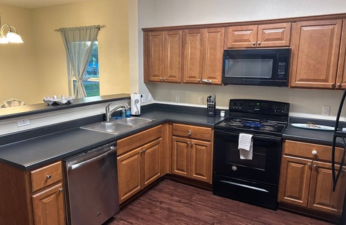 Aransas Pass House | Rustic Coastal 2BR on 6 Acres - 3 miles from Harbor and 12 minutes from Port A