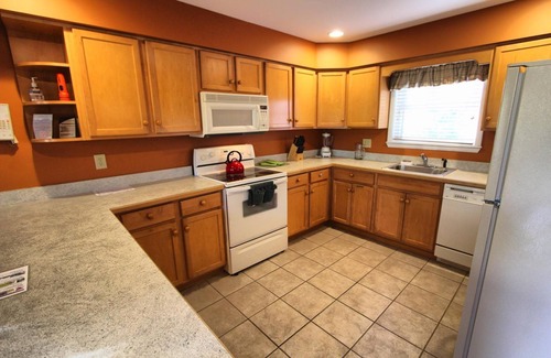 Lake Placid Condo | Rustic Condo in Lake Placid w/Sauna & Fireplace