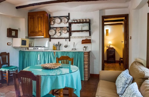 Padul Cottage | Rustic Cottage in El Padul with Swimming Pool