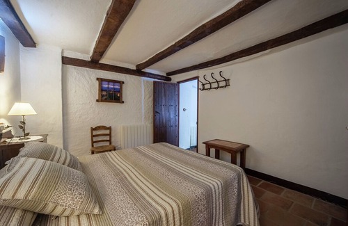 Padul Cottage | Rustic Cottage in El Padul with Swimming Pool