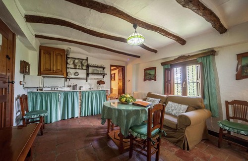 Padul House | Rustic Cottage in El Padul with Swimming Pool